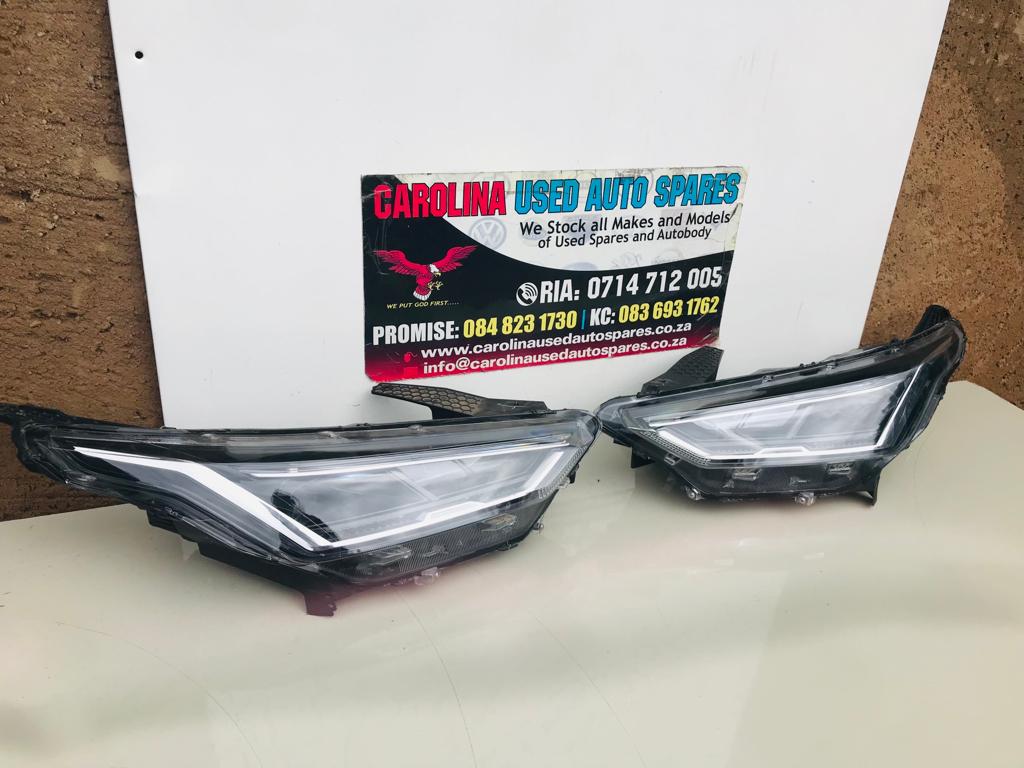 Nissan Magnite left and right side Full LED headlights - Private Seller Nissan Magnite left and right side Full LED headlights - Private Seller