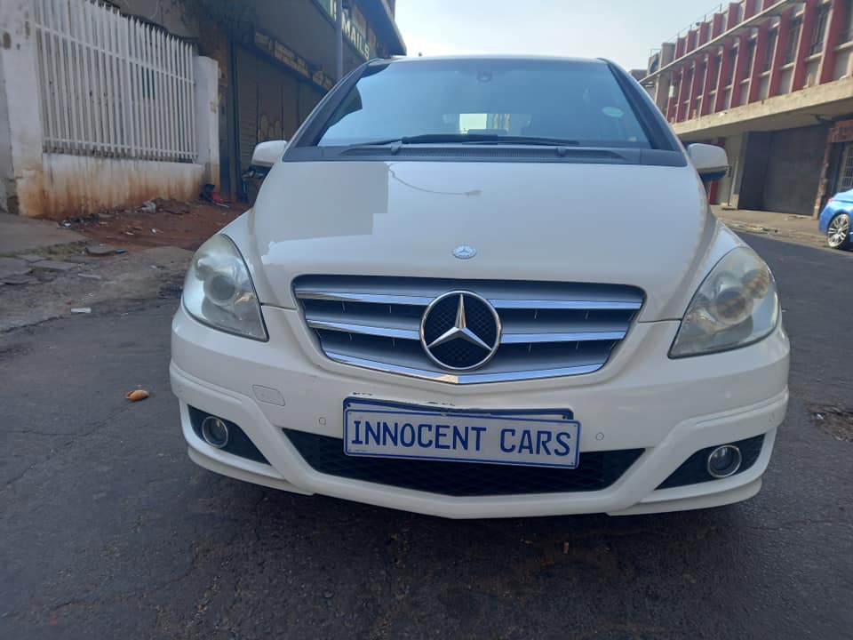 2012 MERCEDES BENZ B180 PETROL ENGINE, AUTOMATIC, WHITE COLOR, MILEAGE
