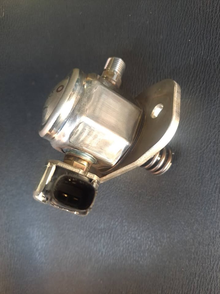 Toyota high pressure fuel pump - Private Seller