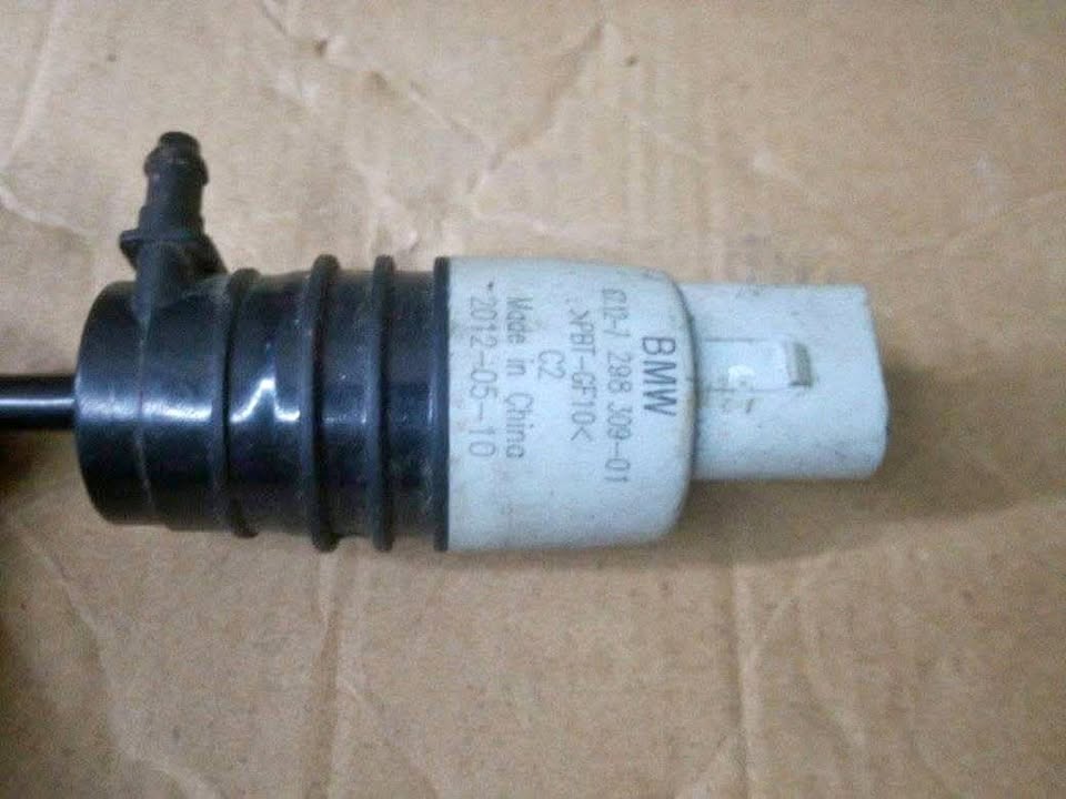 BMW windscreen washer pump - Private Seller BMW windscreen washer pump - Private Seller