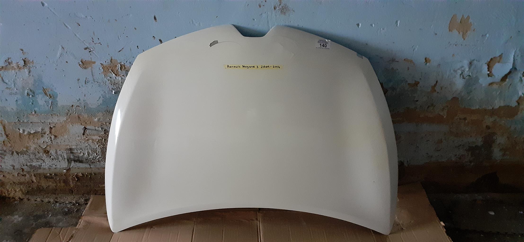 Renault Megane 3 Front Bonnet (2009 - 2013) - Private Seller