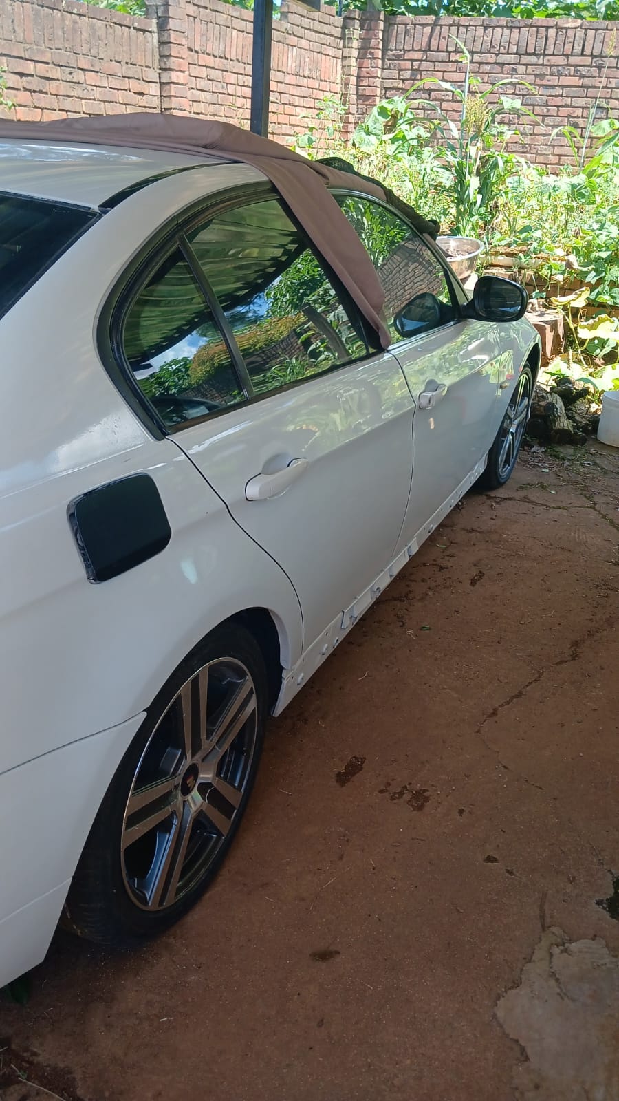 Bmw 320 I. Selling as parts or fixs it for your self - Private Seller Bmw 320 I. Selling as parts or fixs it for your self - Private Seller