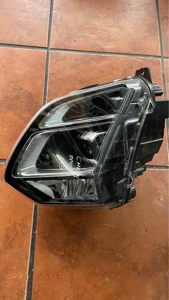Omoda C5 headlight - Private Seller Omoda C5 headlight - Private Seller