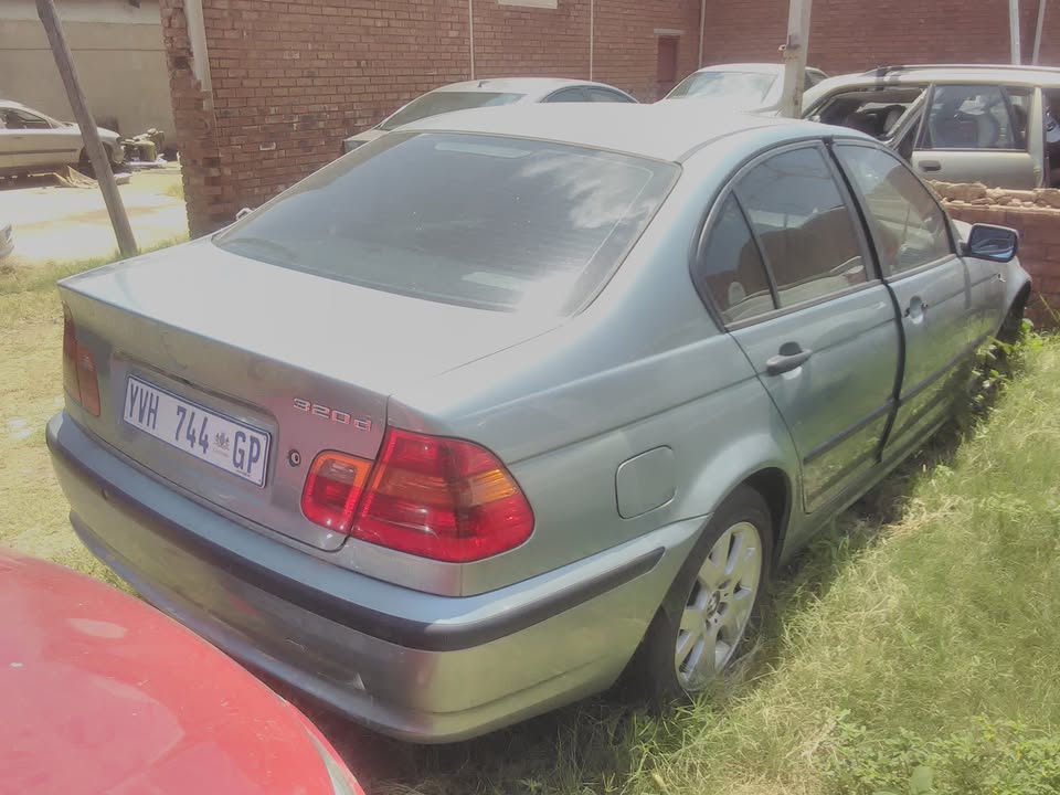 BMW 318 Ti 2004 and BMW320d 2004 for stripping - Private Seller