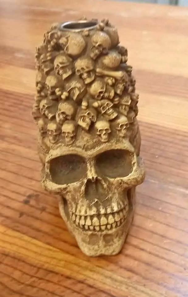 SKULL BONES CANDLE HOLDER SKULL BONES CANDLE HOLDER