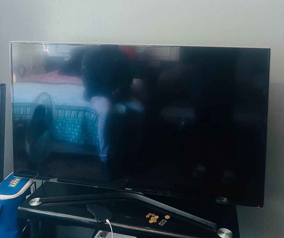Samsung TV Smart 55". Still new