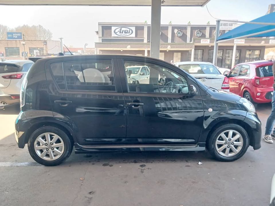 2010 DAHATSU SIRION 1.3 SPORT Transmission: Manual  Mileage: Fueltype: Petrol  Black