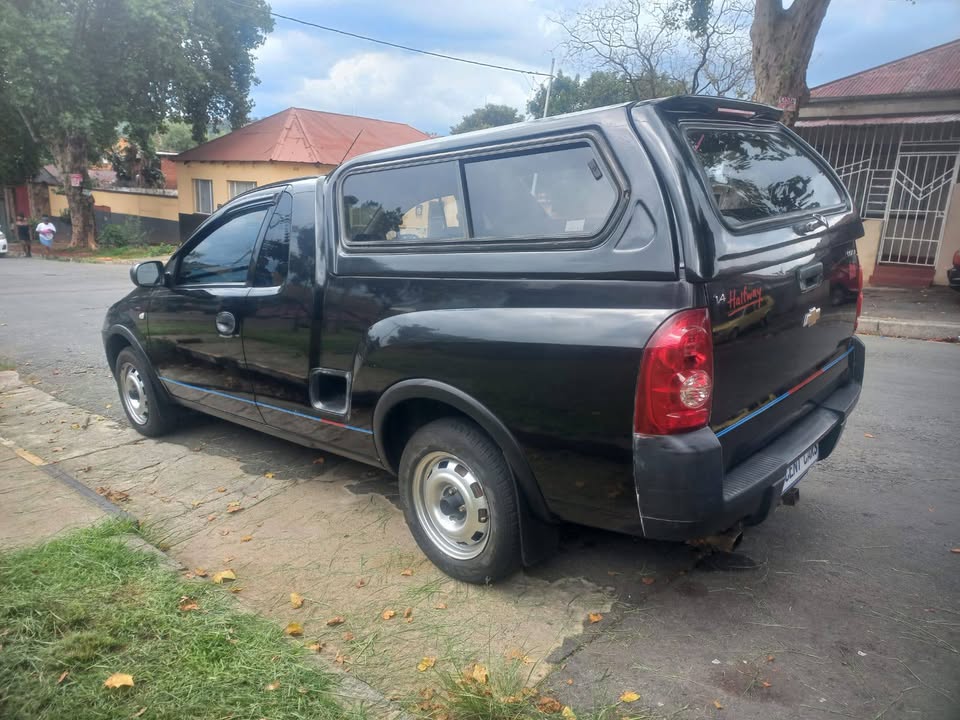 2010 Chevrolet Corsa bakkie 1.4 petrol, Manual, Black Color, Mileage . Spare k