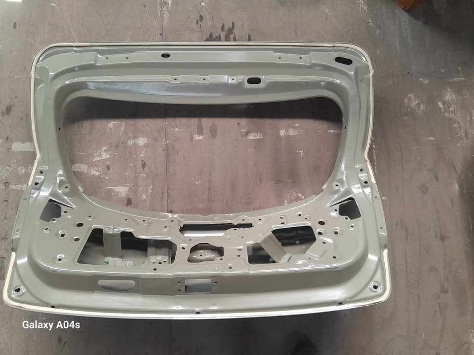 KIA RIO REAR TAILGATE 2010-2013 FOR SALE - Private Seller KIA RIO REAR TAILGATE 2010-2013 FOR SALE - Private Seller