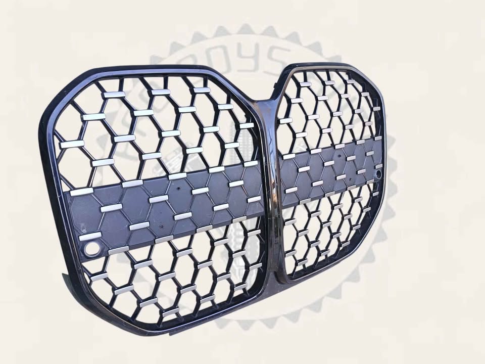 BMW G22 G23 G26 4 SERIES/GRAN COUPE MAIN KIDNEY GRILL AVAILABLE FOR SALE - Private Seller BMW G22 G23 G26 4 SERIES/GRAN COUPE MAIN KIDNEY GRILL AVAILABLE FOR SALE - Private Seller