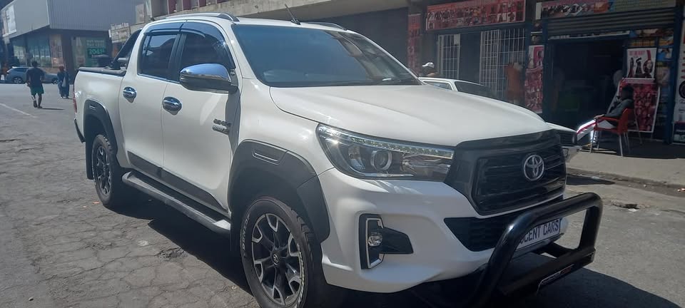 2020 TOYOTA HILUX 2.8 GD6 DIESEL, AUTOMATIC, LEGEND 50, WHITE COLOUR