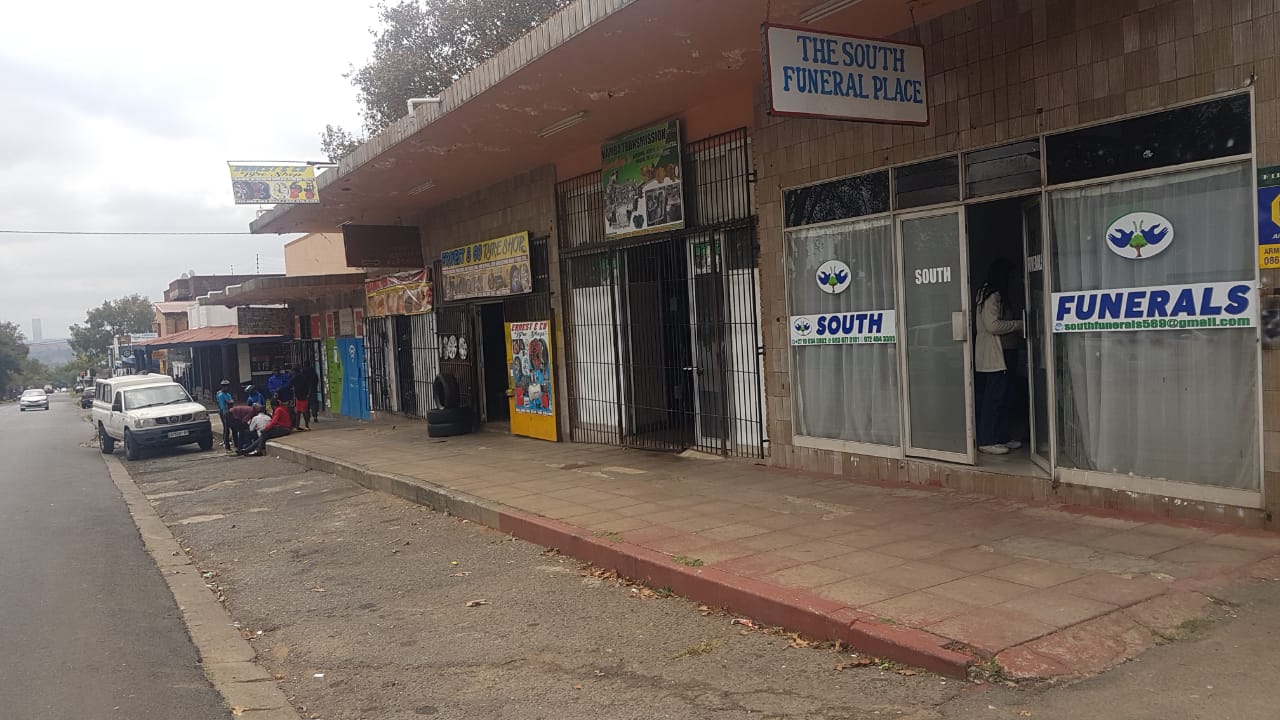 Commercial Property for sale in Johannesburg South Junk Mail