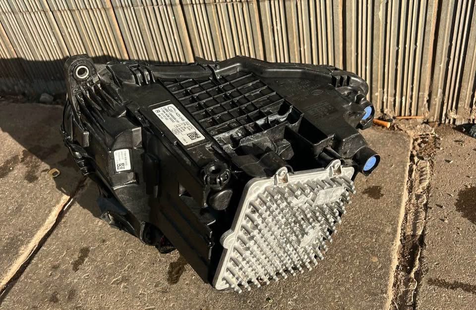 Land Rover Defender headlight - Private Seller