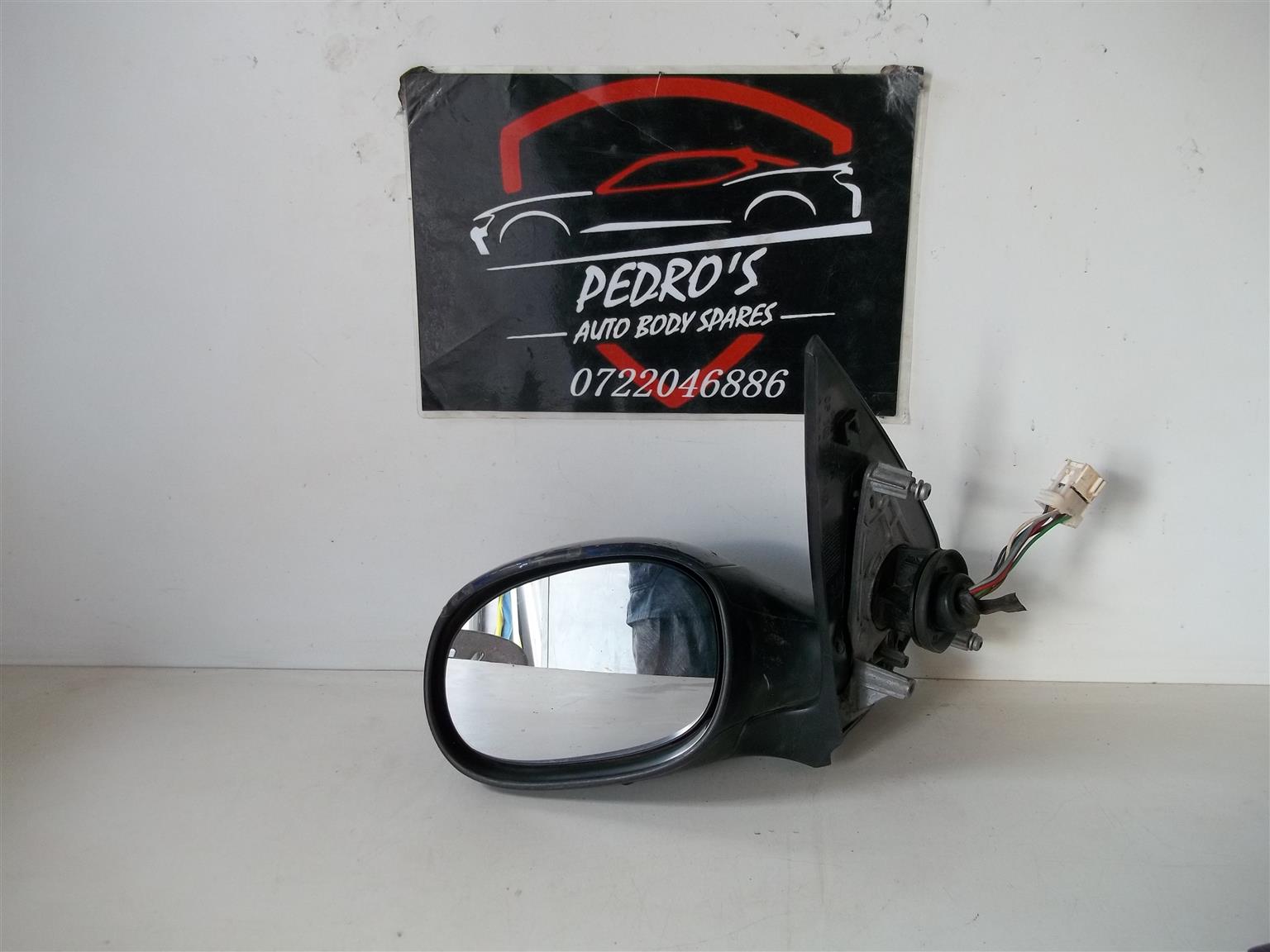 Peugeot 206 '98-'12 left mirror(s) (Electric) - Private Seller Peugeot 206 '98-'12 left mirror(s) (Electric) - Private Seller