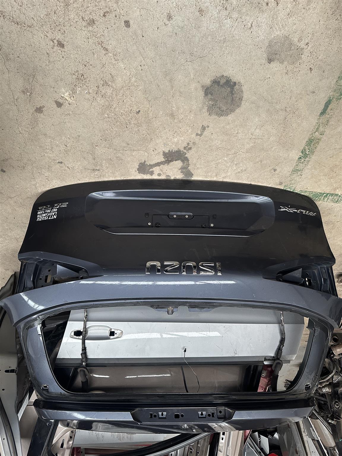 2022 Isuzu MU-X Tailgate - Private Seller 2022 Isuzu MU-X Tailgate - Private Seller