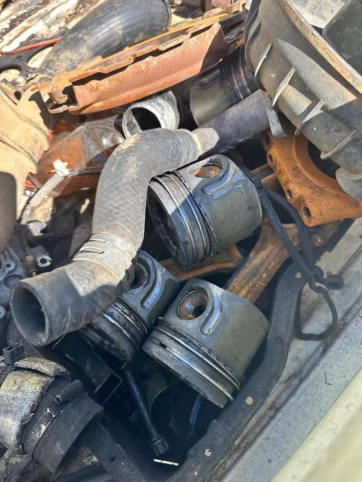 Kia K2500 engine for stripping parts