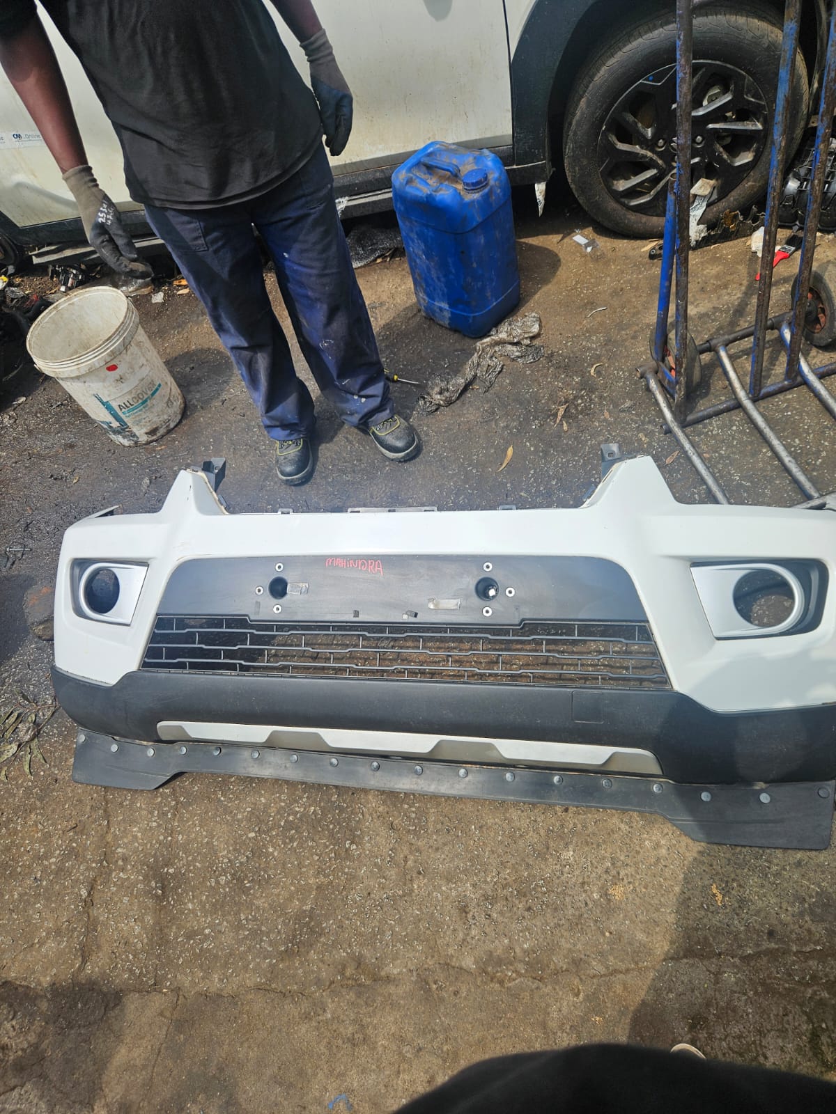 🚘 Mahindra Scorpio S6 Front Bumper for Sale! 🚘 - Private Seller