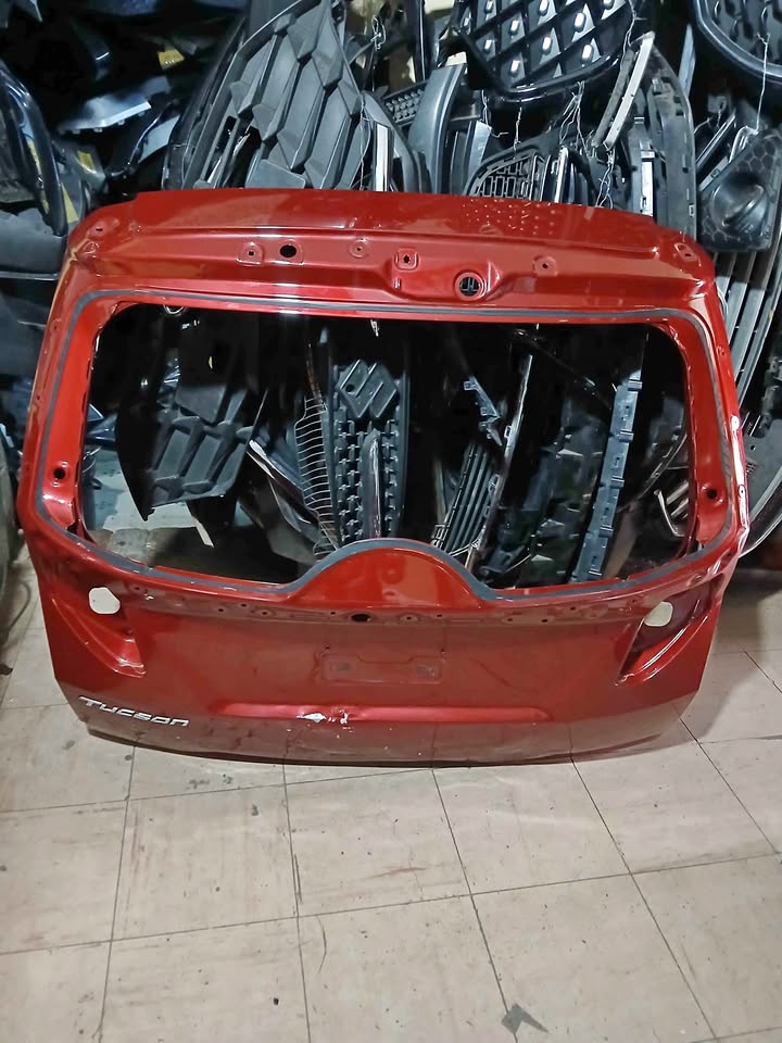 Hyundai tucson tailgate - Private Seller Hyundai tucson tailgate - Private Seller