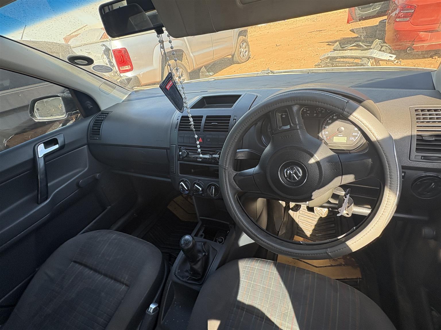Polo bujwa 2005 sedan stripping for spares
