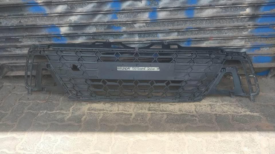 Hyundai i10 Grand sedan bottom grill - Private Seller Hyundai i10 Grand sedan bottom grill - Private Seller