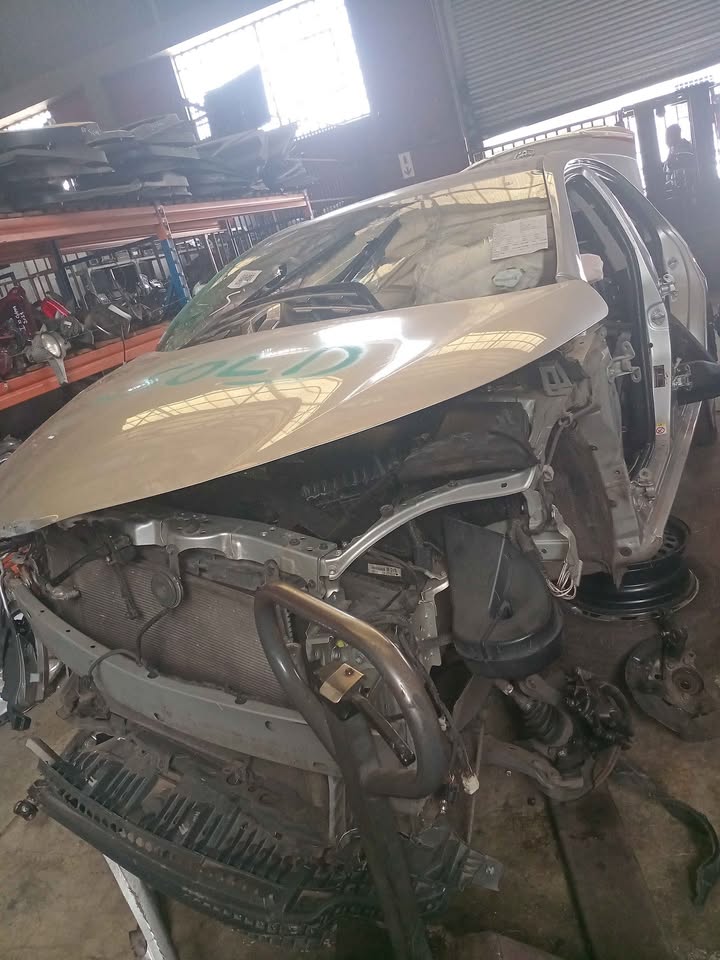 Toyota corrola prestige 1.8 for stripping - Private Seller Toyota corrola prestige 1.8 for stripping - Private Seller