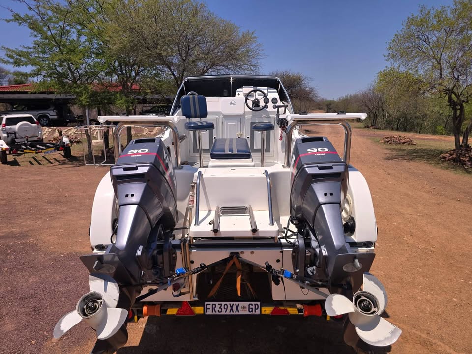 500 Cobra Cat with 2x90hp Low Hours - Private Seller