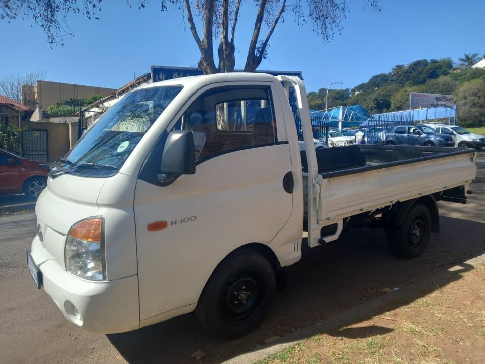 2008 Hyundai H100 Bakkie  2.5 Diesel, Manual, White