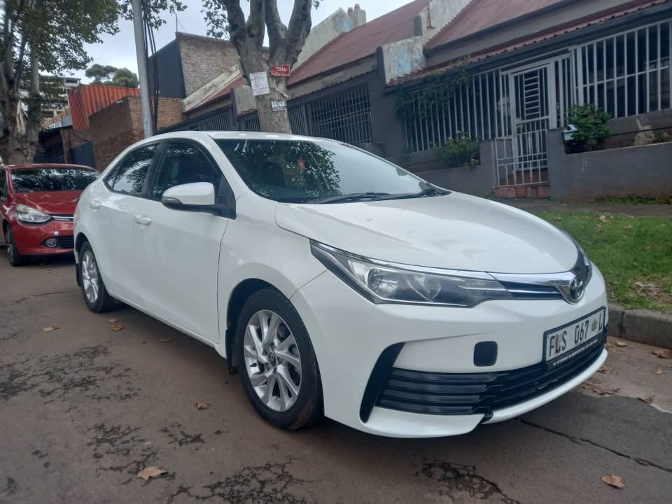 2017 TOYOTA COROLLA PRESTIGE 1.4 D4D DIESEL, MANUAL, WHITE, 75000KMS, Leather seats