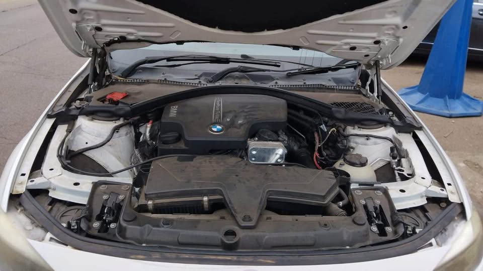 2014 BMW F30 320I MANUAL FOR SPARES - Private Seller