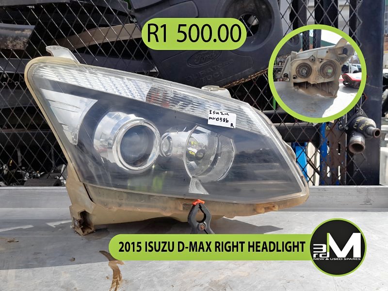 2015 ISUZU D-MAX RIGHT HEADLIGHT
