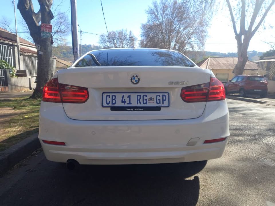 2012 BMW 320i F30 Sedan Petrol, Automatic, Sunroof, Service book,