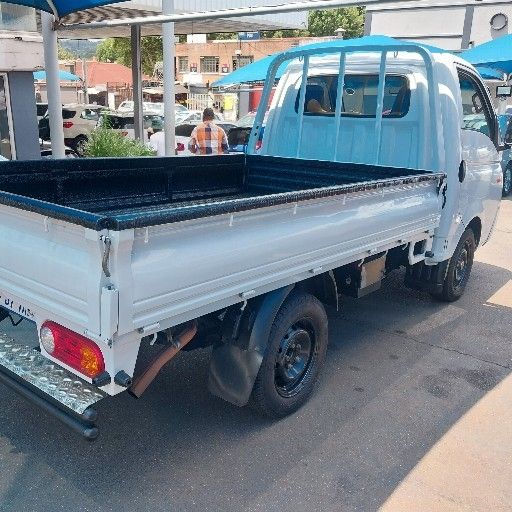 Used 2014 Hyundai H-100 Bakkie 2.6D chassis cab - Private Seller