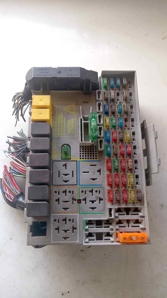 Opel zafira 2008 1.8 fusebox - Private Seller Opel zafira 2008 1.8 fusebox - Private Seller