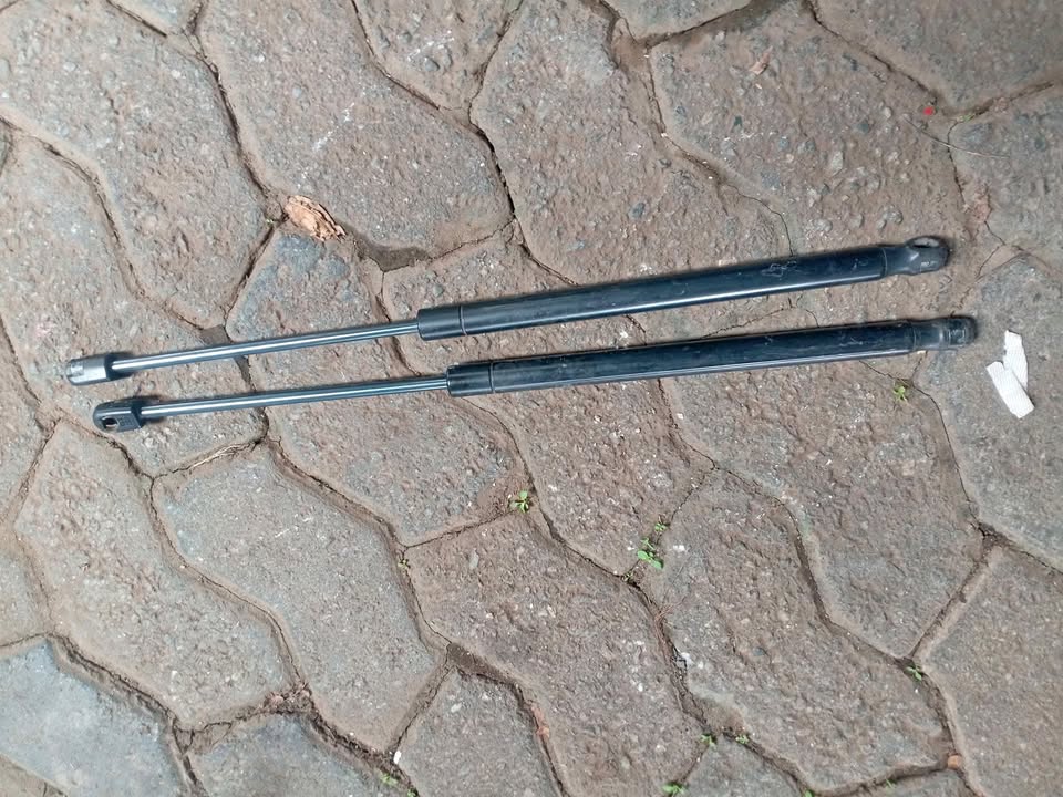 boot shocks for jeep compass