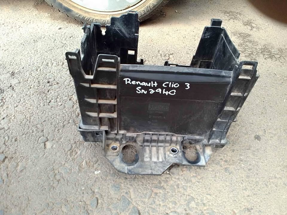 Renault Clio 3 battery box for sale - Private Seller Renault Clio 3 battery box for sale - Private Seller