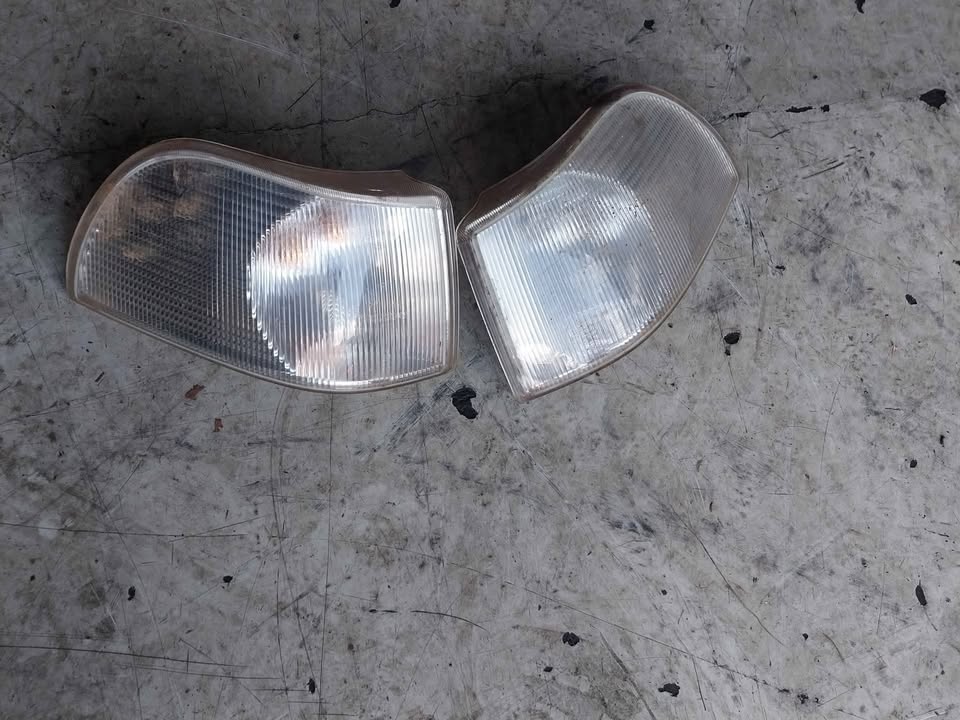 Volvo C70 2002 indicator lights for sale - Private Seller Volvo C70 2002 indicator lights for sale - Private Seller