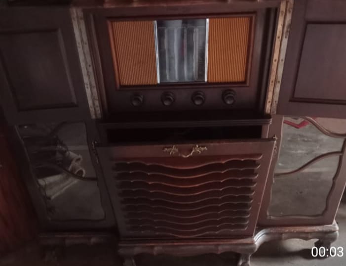 Antique radio Good condition