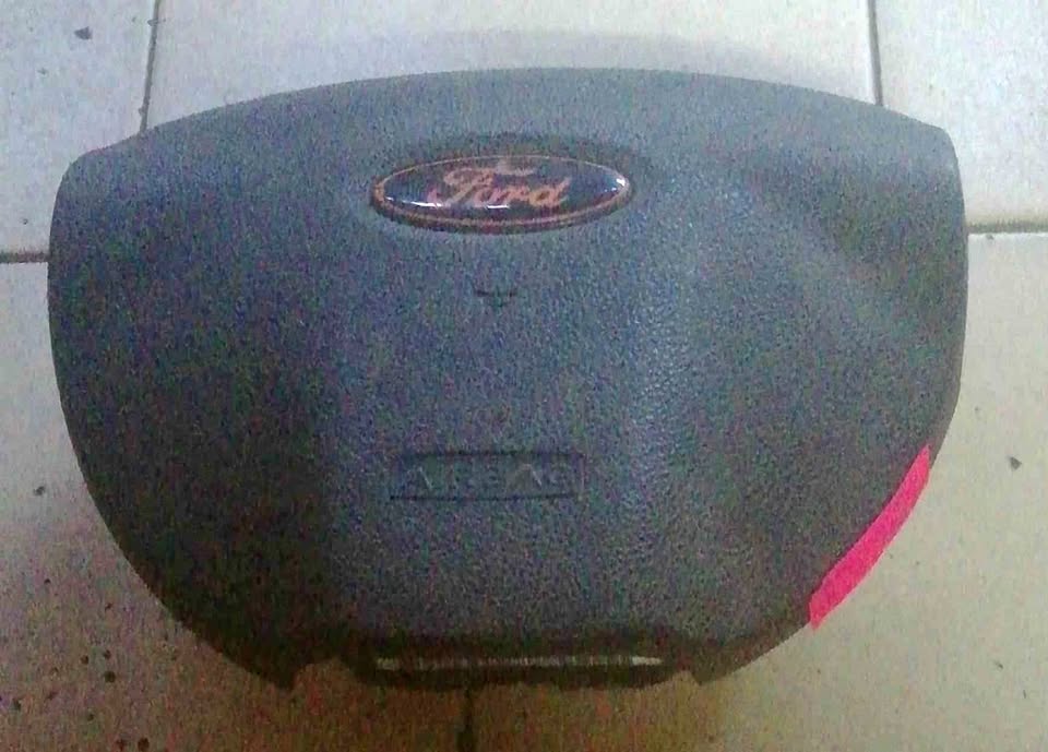Ford focus Mk3 04-08 steering wheel airbag - Private Seller Ford focus Mk3 04-08 steering wheel airbag - Private Seller