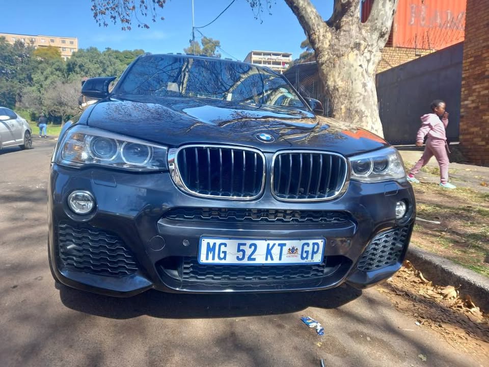 2017 BMW X4 XDRIVE 2.0D AUTOMATIC, BLACK, 120000KMS Full Service History, SPARE KEY. 2017 BMW X4 XDRIVE 2.0D AUTOMATIC, BLACK, 120000KMS Full Service History, SPARE KEY.