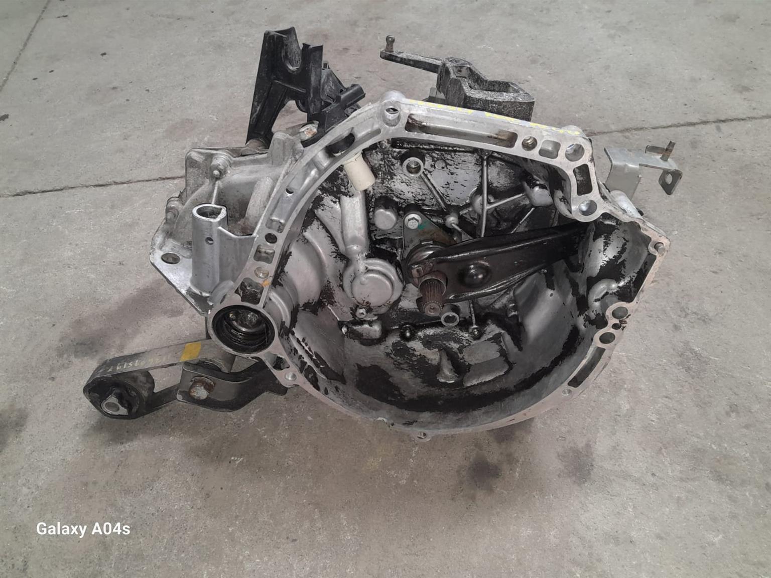 RENAULT KWID 1.0L 3 CYLINDER MANUAL GEARBOX (B4DA ENGINE) FOR SALE - Private Seller RENAULT KWID 1.0L 3 CYLINDER MANUAL GEARBOX (B4DA ENGINE) FOR SALE - Private Seller