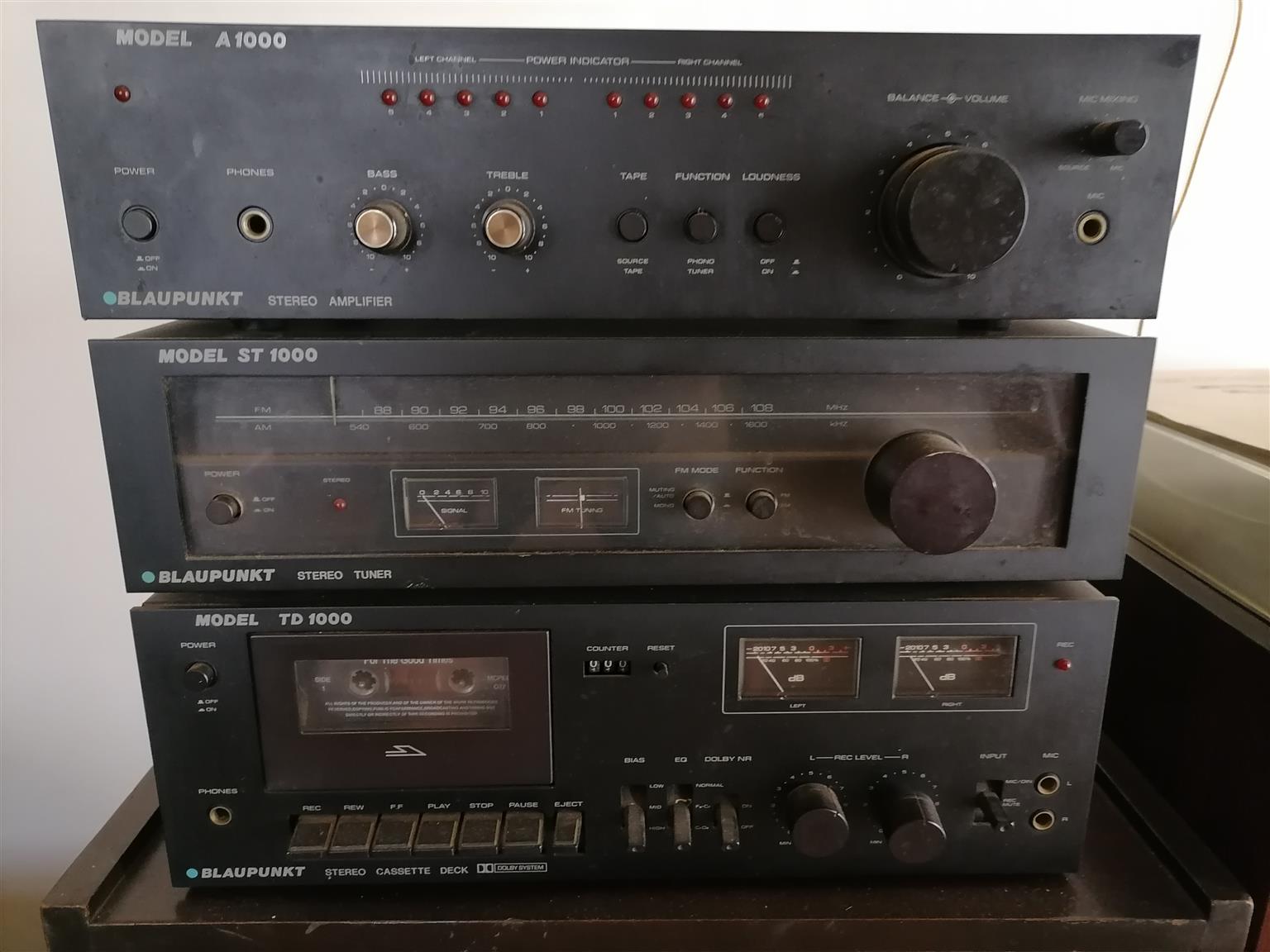 Blaukpunt old fashioned hifi . Amplifier needs Ic