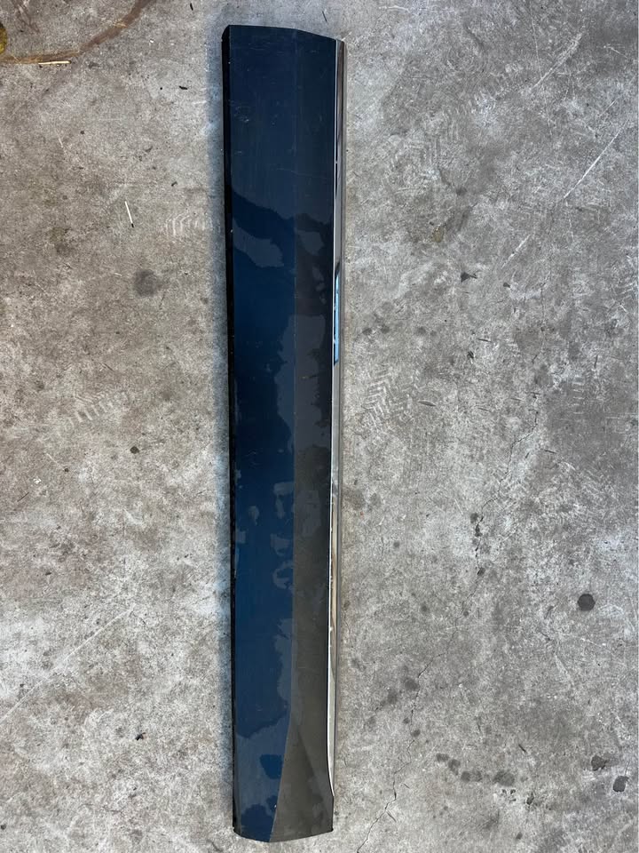 Haval h6 right front door beading - Private Seller Haval h6 right front door beading - Private Seller