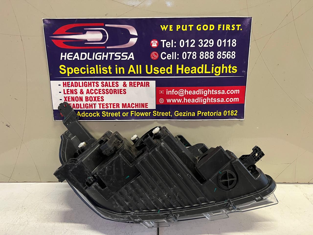 Peugeot Landtrak left side headlight - Private Seller Peugeot Landtrak left side headlight - Private Seller