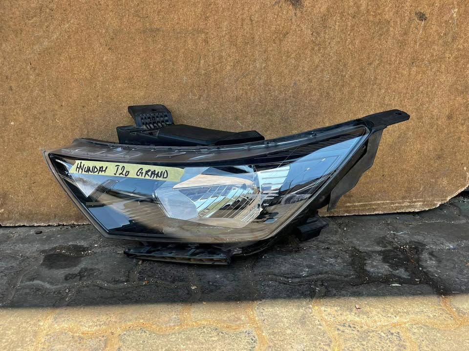 Hyundai i20 Grand Headlight - Private Seller Hyundai i20 Grand Headlight - Private Seller