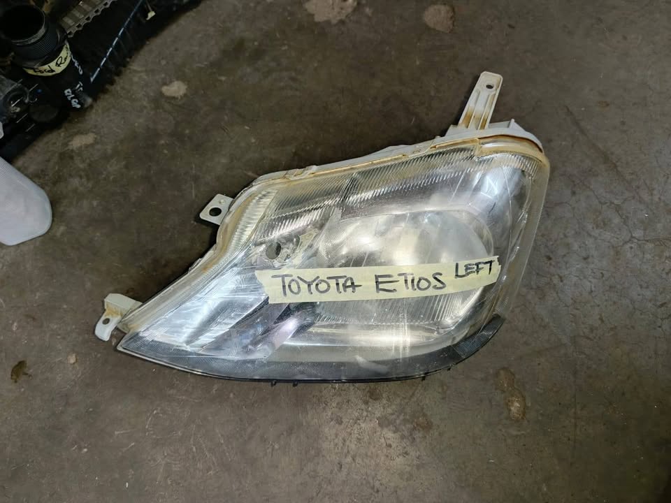 Toyota Etios left Headlight - Private Seller Toyota Etios left Headlight - Private Seller