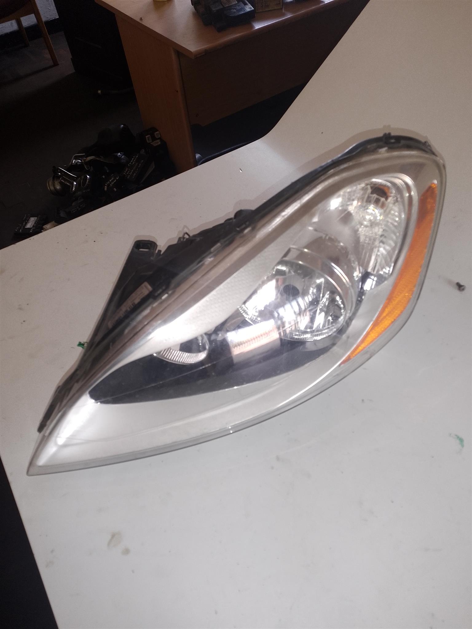 XC60 2009-2013 VOLVO RIGHT HEADLIGHT FOR SALE DELIVERY AVAILABLE COUNTRY WIDE - Private Seller XC60 2009-2013 VOLVO RIGHT HEADLIGHT FOR SALE DELIVERY AVAILABLE COUNTRY WIDE - Private Seller