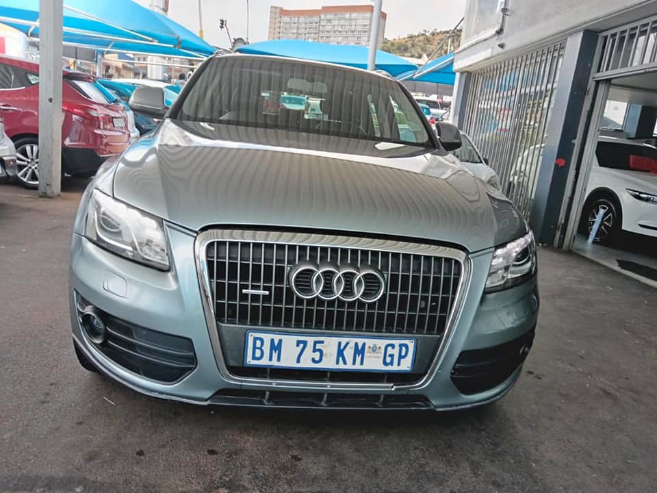 2011 AUDI Q5 2.0 TDI MANUAL
