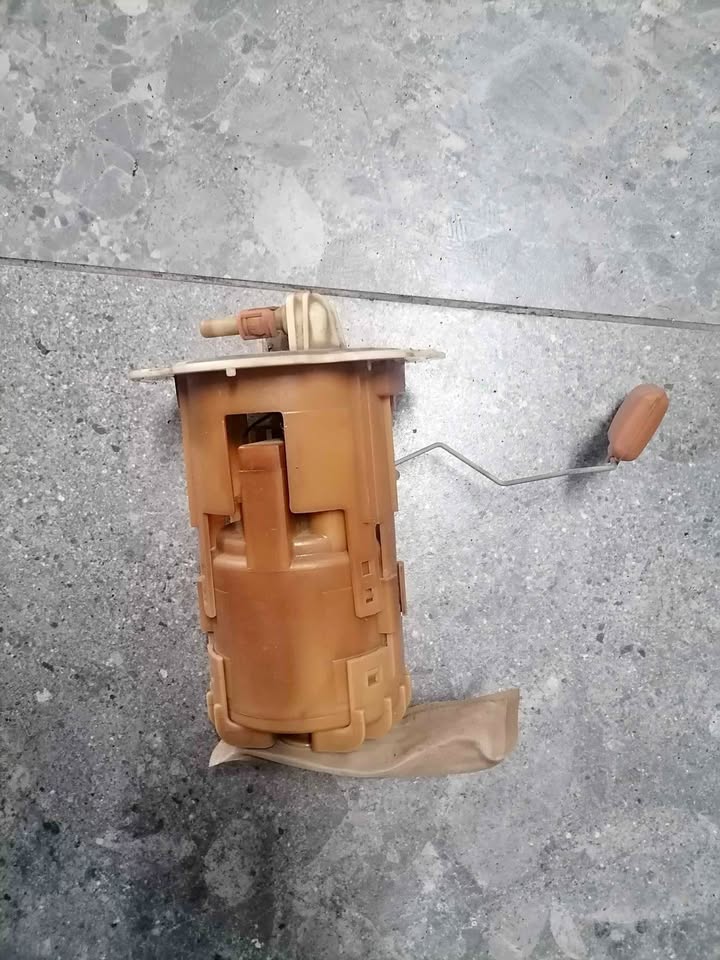 Nissan Almera complete fuel pump - Private Seller