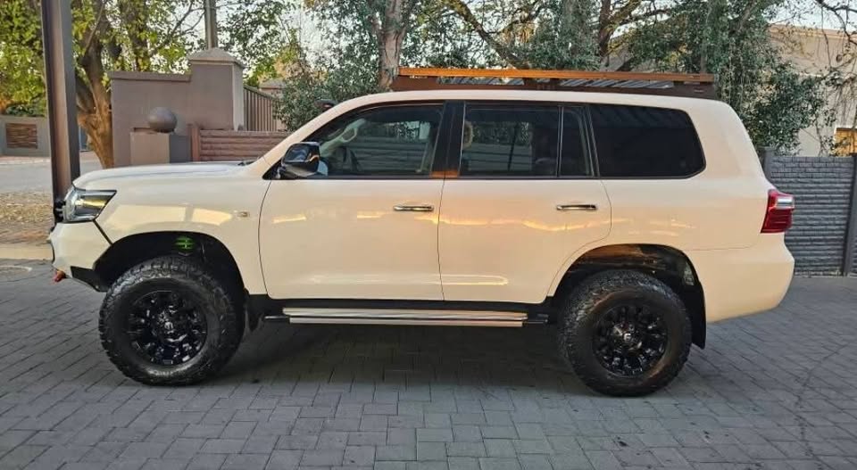 2019 Toyota Land Cruiser GX-R 200 4.5D