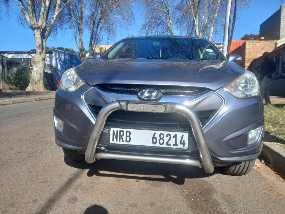 2013 HYUNDAI IX35 2.0 PETROL, AUTOMATIC, GREY, 77000KMS, R135,000, SPARE KEY, REVERSE CAMERA. 2013 HYUNDAI IX35 2.0 PETROL, AUTOMATIC, GREY, 77000KMS, R135,000, SPARE KEY, REVERSE CAMERA.